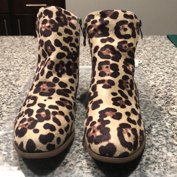 Shoes - Brown leopard print boots